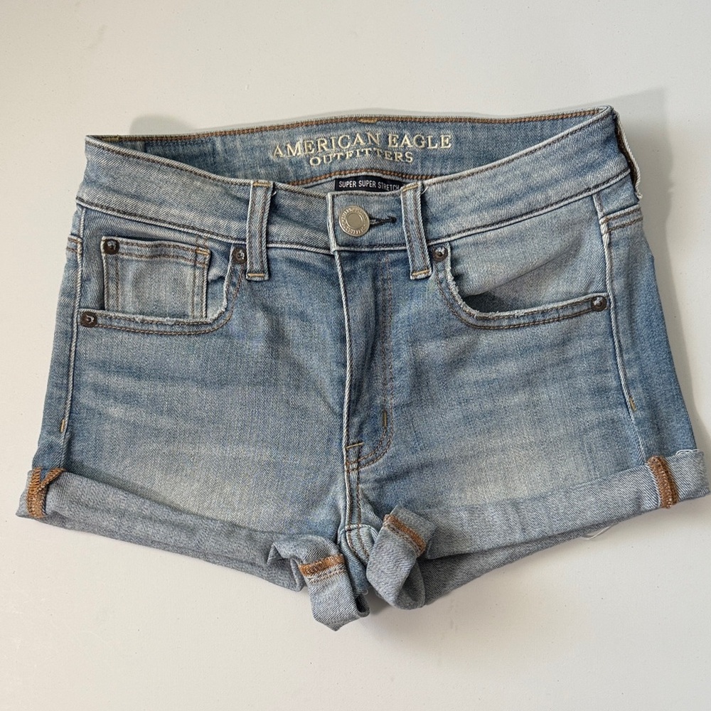 American Eagle Outfitters Light Blue Hi-Rise Super Stretch Jean Shorts Size 2